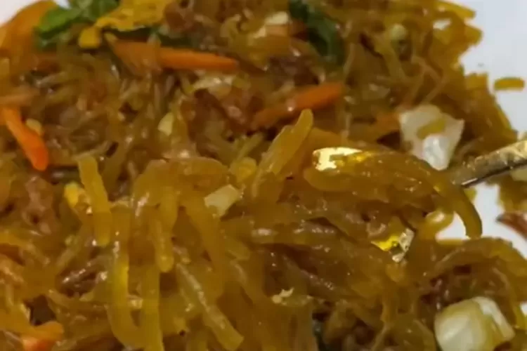 Resep mie golosor goreng ala rumahan  (TikTok.com@anadespi)