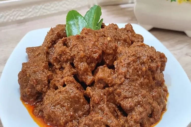 Hasil dari resep rendang daging sapi kelapa sangrai di bawah ini (Instagram@hartatitrifena)
