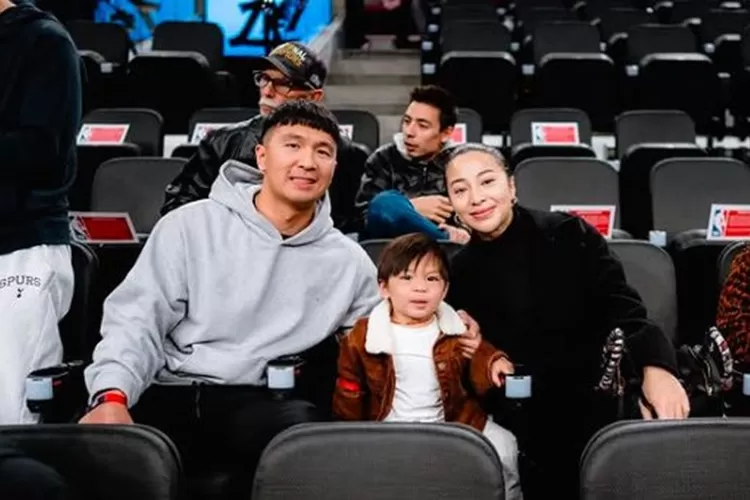 Nikita Willy dan keluarganya. (Instagram.com/laclippers)