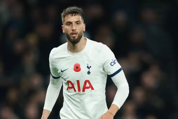 Rodrigo Bentancur mengalami insiden horor di laga kontra Liverpool .