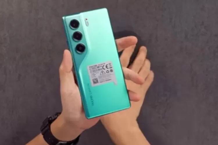 Tecno Camon 40 menjadi saingan baru di pasar HP kelas 2 jutaan (YouTube.com@GadgetIn)