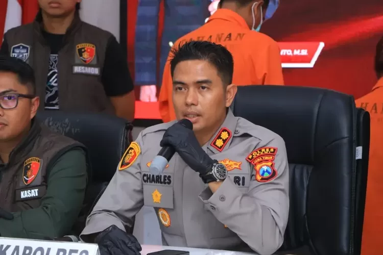 Kapolres Ngawi AKBP Charles Pandapotan Tampubolon.  (Instagram/polres_ngawi)