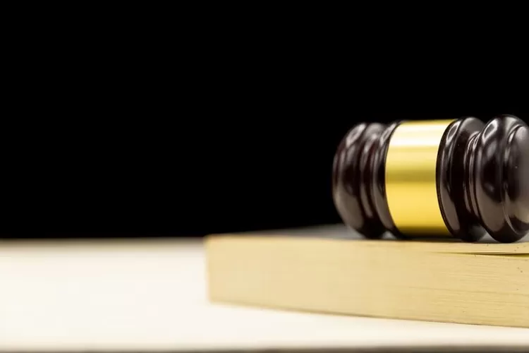 Proses hukum terhadap mahasiswa Trisakti terkait demo ricuh masih tetap berjalan. (freepik.com)