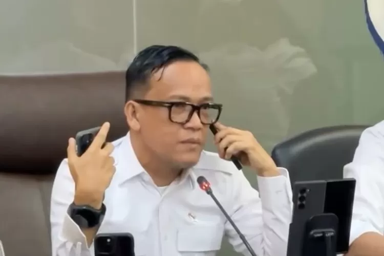 Potret Wamenaker Immanuel Ebenezer yang geram pada pernyataan HRD terkait job fair. (Instagram/immanuelbenezer)