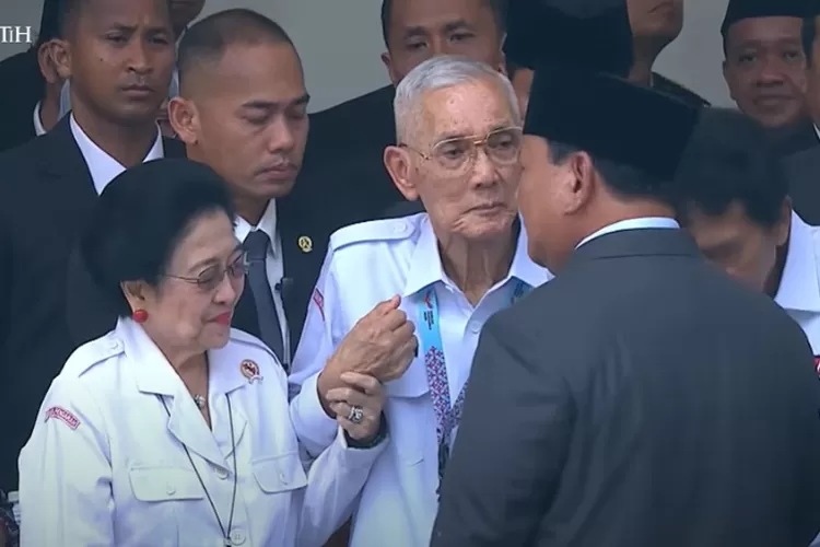 Potret Presiden RI, Prabowo Subianto (kanan) dan Presiden ke-5 RI, Megawati Soekarnoputri (kiri) saat upacara peringatan Hari Lahir Pancasila 2025. (YouTube.com / Sekretariat Presiden)