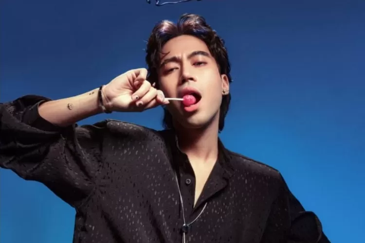 Potret penyanyi Vidi Aldiano yang kini tengah berselisih dengan Keenan Nasution, pencipta lagu Nuansa Bening. (Instagram/vidialdiano)