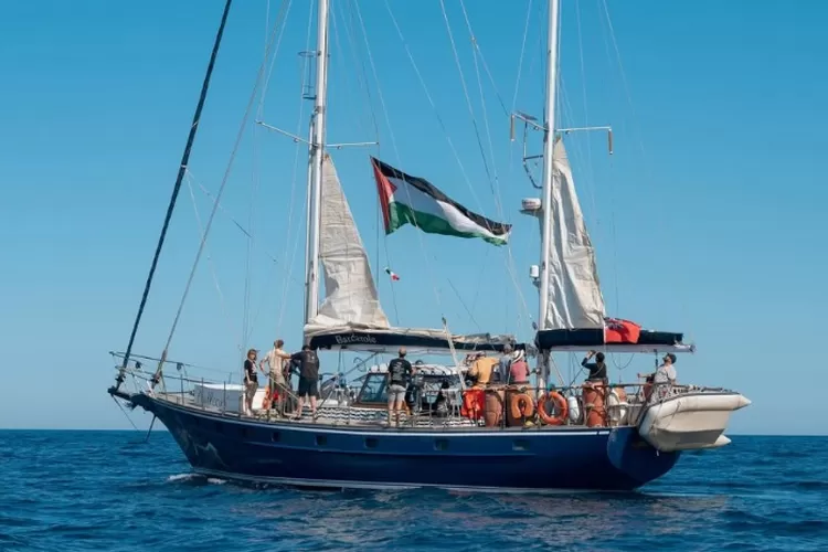 Potret kapal bantuan untuk misi kemanusiaan terhadap warga Gaza. (Instagram.com/@gretathunberg)