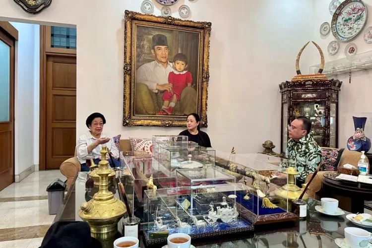 Momen pertemuan Ketua Harian Partai Gerindra, Sufmi Dasco Ahmad dengan Megawati di kediamannya. (Instagram/sufmi_dasco)