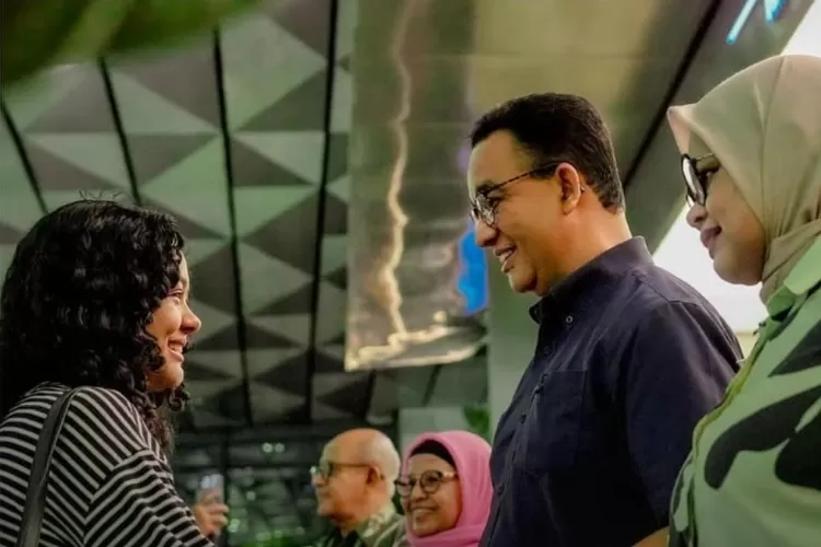 Momen Anies Baswedan mengantar anaknya, Mutiara Baswedan, ke bandara untuk bertolak ke Amerika Serikat.  ((Instagram/aniesbaswedan))