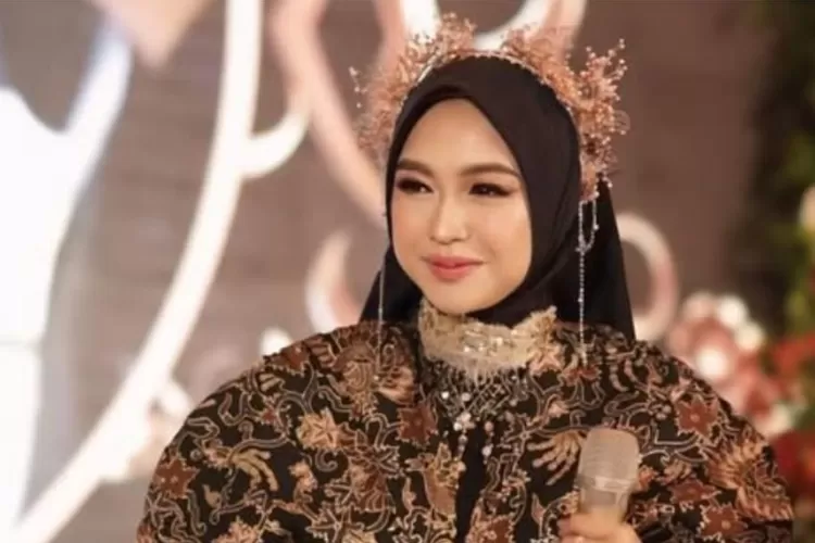 Potret Ria Ricis dalam acara ulang tahun mewah anaknya pada Minggu, 27 Juli 2025.  ((Instagram/riaricis1795))