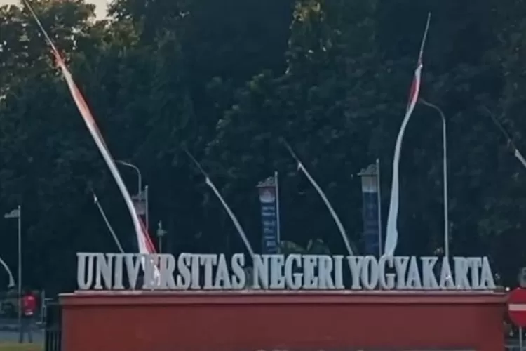 Kampus UNY diduga memberikan surat pernyataan bermaterai terkait keterlambatan ijazah untuk wisudawan Agustus 2025.  ((Instagram/unyofficial))