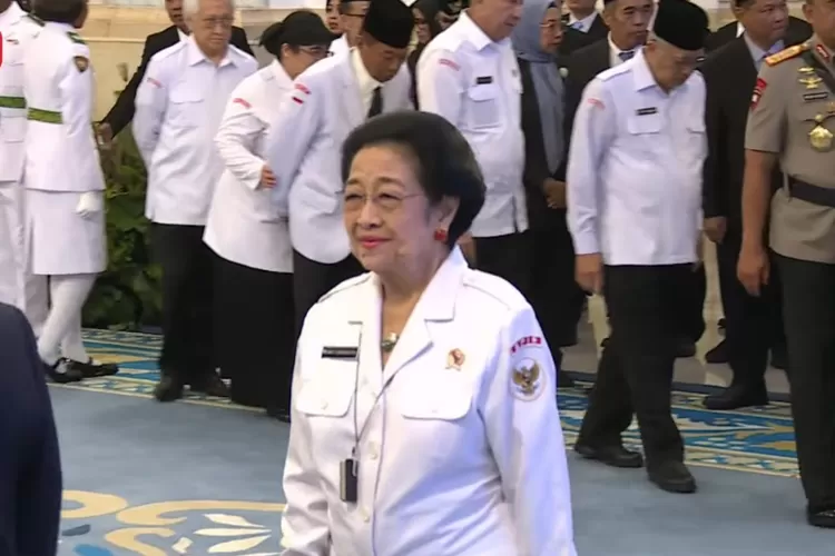 Momen Megawati Soekarnoputri hadiri Pengukuhan Paskibraka 2025 di Istana Negara, 16 Agustus 2025.  ((Tangkapan layar YouTube Sekretariat Presiden))