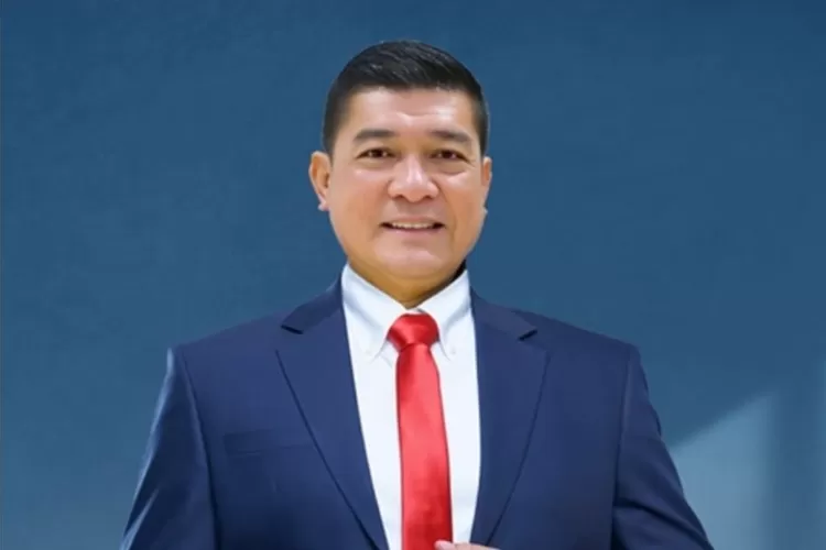 Silfester Matutina yang belum dieksekusi Kejaksaan Negeri Jakarta Selatan meski kasusnya terkait fitnah pada Jusuf Kalla telah inkrah sejak 2019.  ((Idfood.co.id))