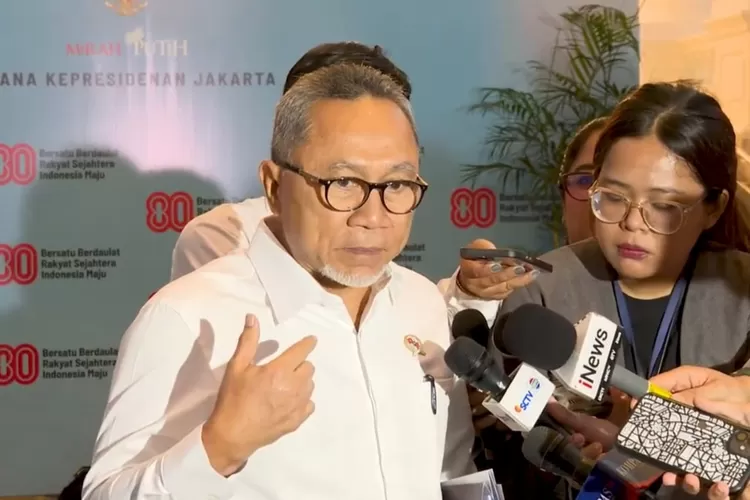 Menteri Koordinator Bidang Pangan, Zulkifli Hasan, usai ratas dengan Presiden Prabowo pada Senin, 25 Agustus 2025.