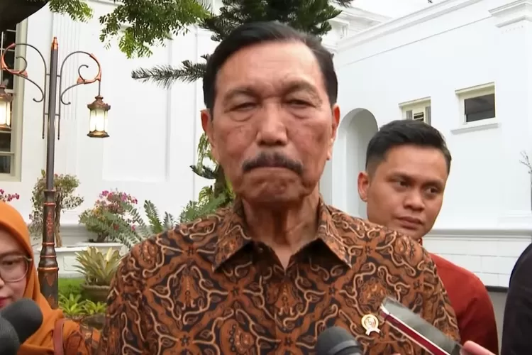 Ketua DEN, Luhut Binsar Pandjaitan, ungkap rencana pembentukan bank genetik untuk produksi bibit unggul pertanian di Istana Kepresidenan, Jakarta Pusat pada 27 Agustus 2025.  ((Tangkapan layar YouTube Sekretariat Presiden))