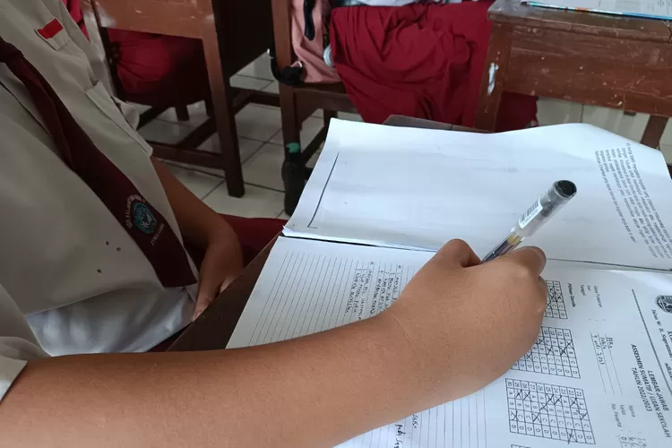 soal dan kunci jawaban Sumatif Akhir Semester (SAS) Ganjil/ PAS Semester 1 Bahasa Indonesia Kurikulum Merdeka Kelas 4 SD. (Dok. Konten Jateng)