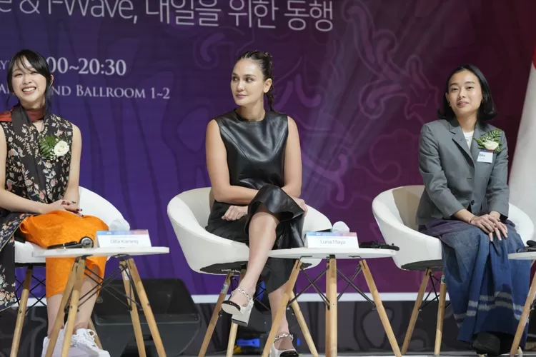 KVIBES.ID Satu Panggung Bersama Dita Karang Secret Number pada Fotum Kerjasama Ekonomi Indonesia-Korea