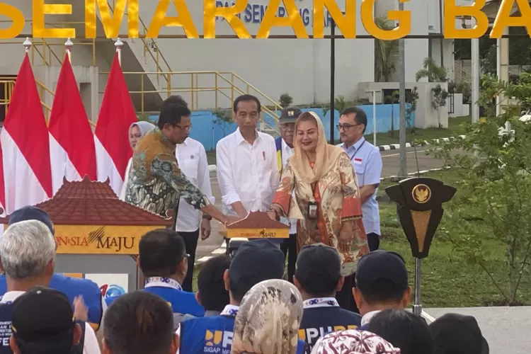 Presiden RI, Joko Widodo meresmikan Sistem Penyediaan Air Minum (SPAM) Semarang Barat