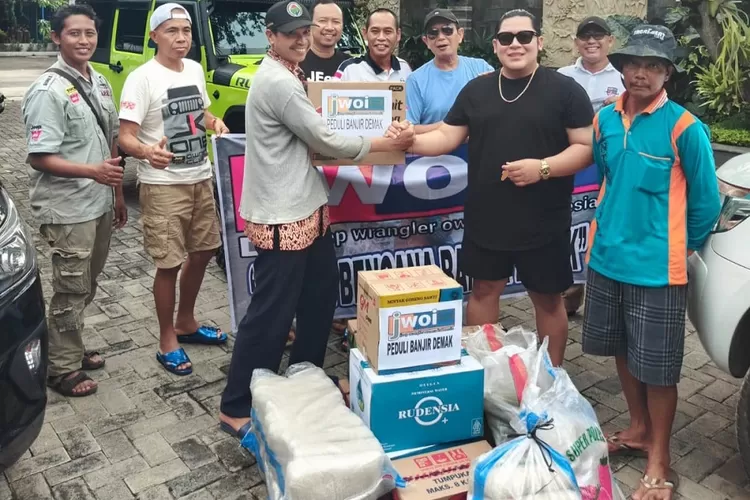 JWOi dan Rudensia Water menggelar bakti sosial kepada warga terdampak banjir di Demak dan Purwodadi, Selasa (13/2/2024). /Dok JWOi
