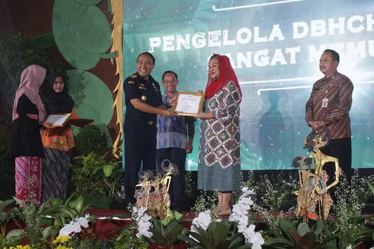Pemkot Semarang Raih Predikat Terbaik Pengelolaan dana Bagi Hasil Cukai Hasil Tembakau se Jawa Tengah