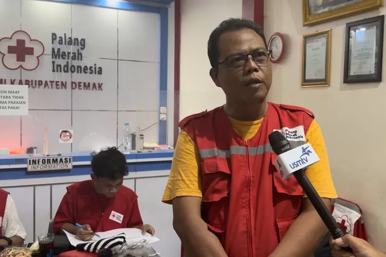 PMI Kabupaten Demak Buka Dapur Umum Bantu Korban Banjir