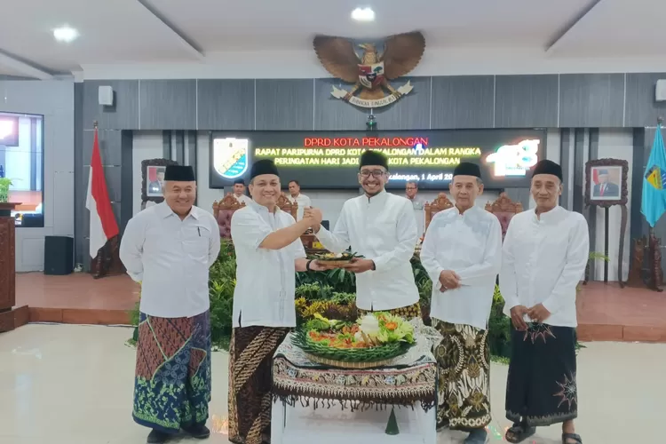 SINERGISITAS : Eksekutif dan legislatif Kota Pekalongan berharap jalinan komunikasi dan kerja sama, akan semakin lebih baik di masa mendatang. (KONTENJATENG.COM/Arif Prayoga)