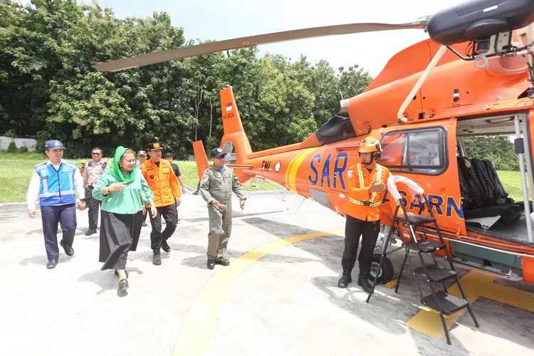 Mbak Ita Pantau Lalu Lintas Arus Balik Lebaran Lewat Udara