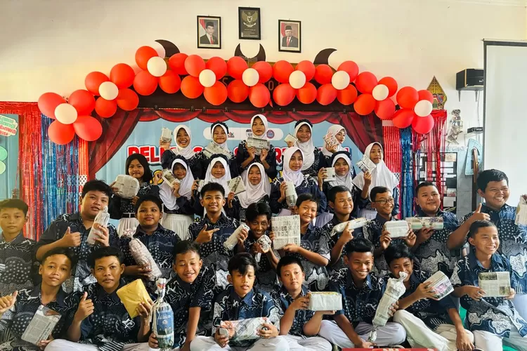 Acara pelepasan dan perpisahan siswa kelas VI SDN Muktiharjo Kidul 04 lulusan tahun pelajaran 2023/2024, Kamis (13/6/2024). (Dok. kontenjateng.com)