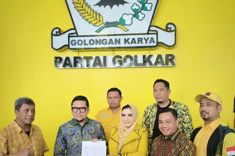 REKOMENDASI : Pasangan Bakal Calon Bupati dan Wakil Bupati Pekalongan Fadia Arafiq dan Sukirman pastikan diri mendapatkan rekomendasi dari DPP Partai Golkar.