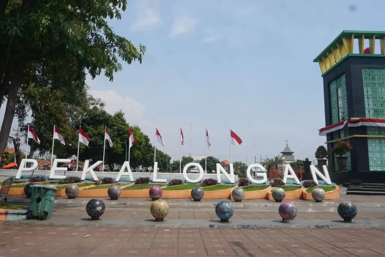 DIBUKA : Alun-Alun Kota Pekalongan sudah dibuka untuk umum sejak Selasa, 6 Agustus 2024, usai selesainya pekerjaan penataan fisik di area tersebut.