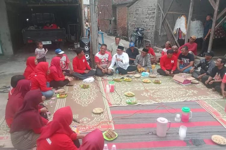 Reuni dengan RW 14 Tambaklorok, Iswar Aminuddin Bangga dengan Kemajuan Lingkungan Warga. /otongfajari/kontenjateng)