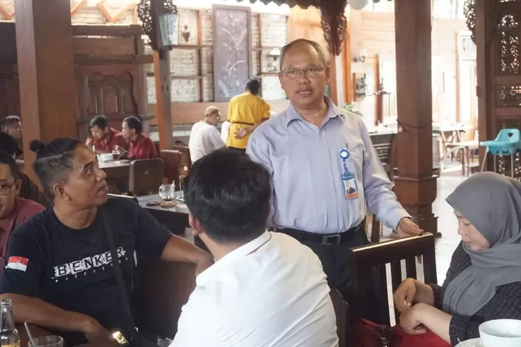 INFLASI : Kepala&nbsp;Kantor Perwakilan Bank Indonesia (KPw BI) Tegal, Marwadi saat menyampaikan pihaknya telah berupaya melakukan stabilisasi harga dalam strategi pengendalian inflasi jelang Nataru. (KONTENJATENG.COM/Arif Prayoga)