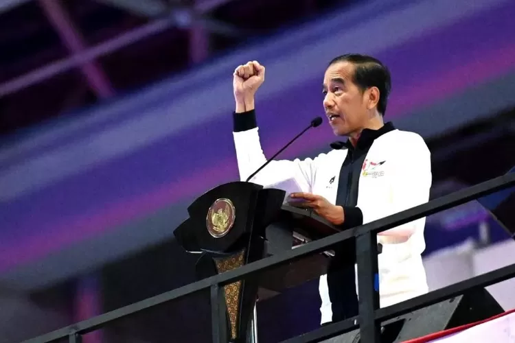 Potret Presiden RI ke-7, Joko Widodo (Jokowi) yang dipecat PDIP hingga diajak partai lain untuk bergabung. Simak ulasan selengkapnya. (Instagram.com/@jokowi)