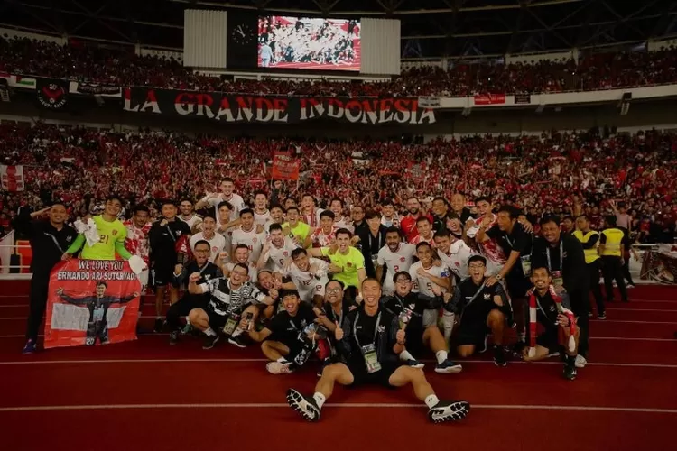 Momen kebersamaan para punggawa Timnas Indonesia bersama tim kepelatihan Shin Tae-yong. (Instagram.com/@jayidzes)