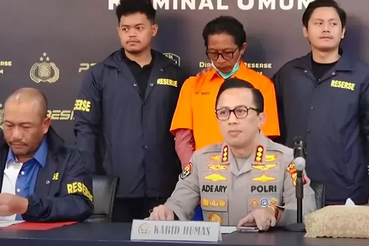 Potret tersangka kasus pembunuhan artis Sandy Permana, Nanang &lsquo;Gimbal&rsquo; . (Dok. Konferensi Pers Polda Metro Jaya)