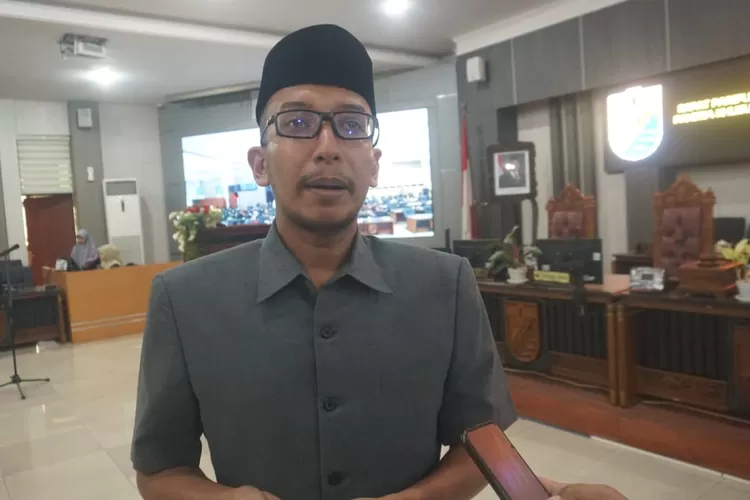 FOTO : Ketua DPRD Kota Pekalongan, M Azmi Basyir.