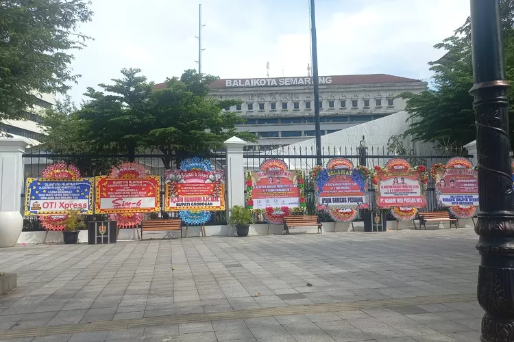 Pelantikan Wali Kota dan Wakil Wali Kota, Karangan Bunga Penuhi Balaikota Semarang