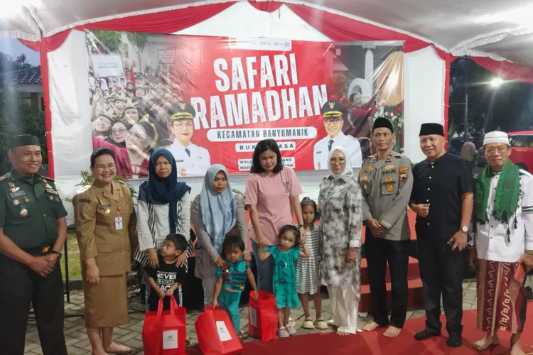 Safari Ramadhan di Banyumanik, Agustina Walikota Semarang Bagikan Bantuan untuk Anak Stunting