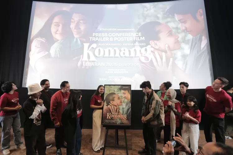 Kisah Romansa Nyata Komika Raim Laode Dikemas dengan Manis dan Emosional Lewat Film 'Komang'