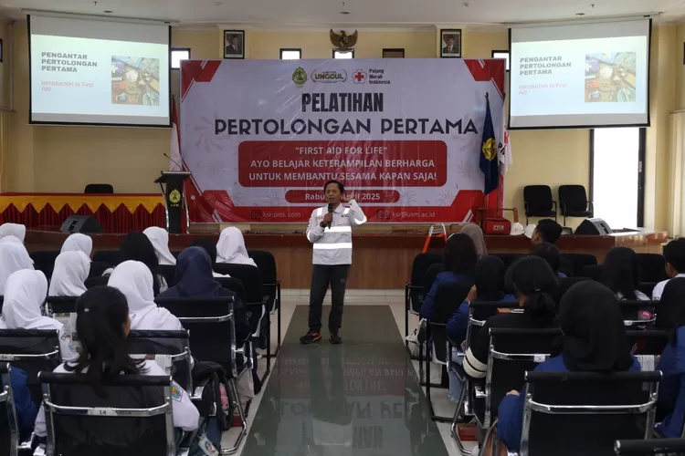 KSR USM Gelar Pelatihan First Aid for Life: Bekali Peserta dengan Keterampilan Darurat