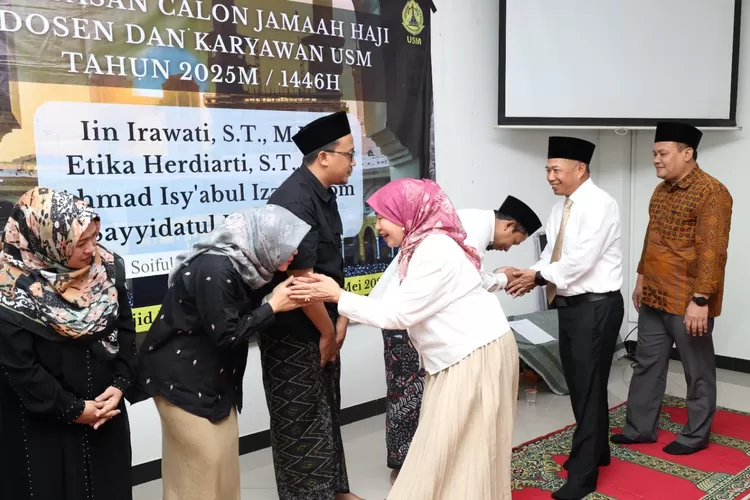 Universitas Semarang Lepas 5 Jamaah Haji Dosen dan Karyawan