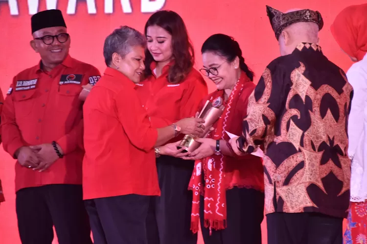 Raih Dua Penghargaan Trisakti Tourism Award, Agustina Wali kota Semarang Siap Kembangkan Hidden Gem