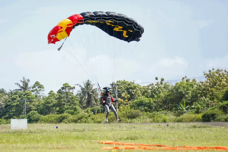 Karimunjawa, Jawaban Mimpi Manik Addarwal tentang Skydiving di Suatu Pulau