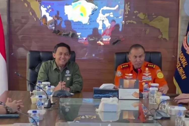 BERTEMU : Potret pertemuan Menteri Kehutanan Raja Juli Antoni bersama Kepala Basarnas Mohammad Syafii di kantor Basarnas, Senin 30 Juni 2025. ((Instagram/rajaantoni))