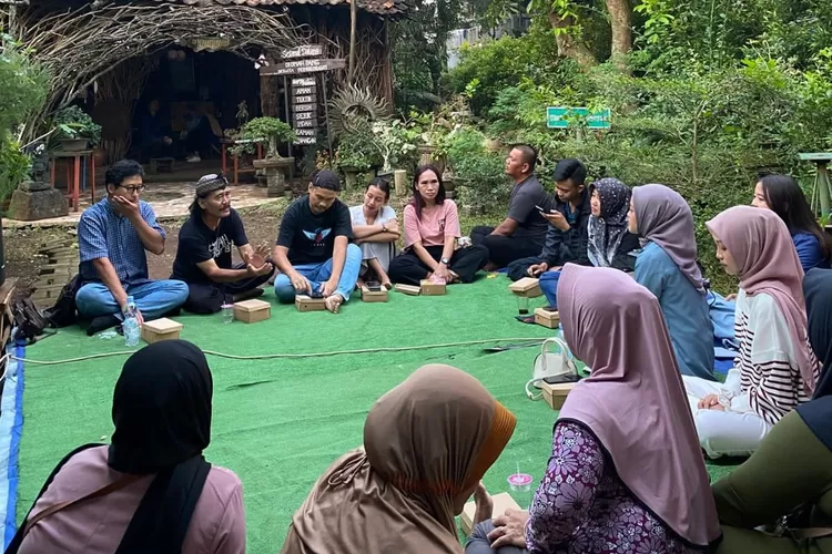 Desa Nongkosawit Dapat Pendampingan Digital Branding dari Mahasiswa Pariwisata USM