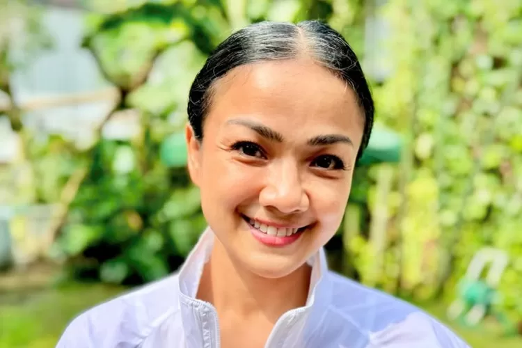 KASUS : Aktris Nirina Zubir mengaku masih menjalani proses pengadilan terkait kasus mafia tanah. (Instagram/nirinazubir_)