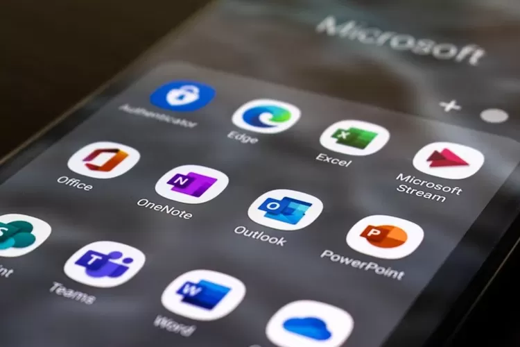 Microsoft melakukan PHK terhadap 9.000 karyawan di seluruh dunia. (Unsplash/Ed Hardie)