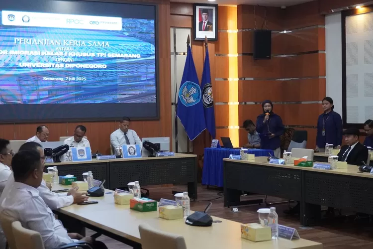 Penandatanganan PKS Campus Immigration Point antara Imigrasi Semarang dan UNDIP