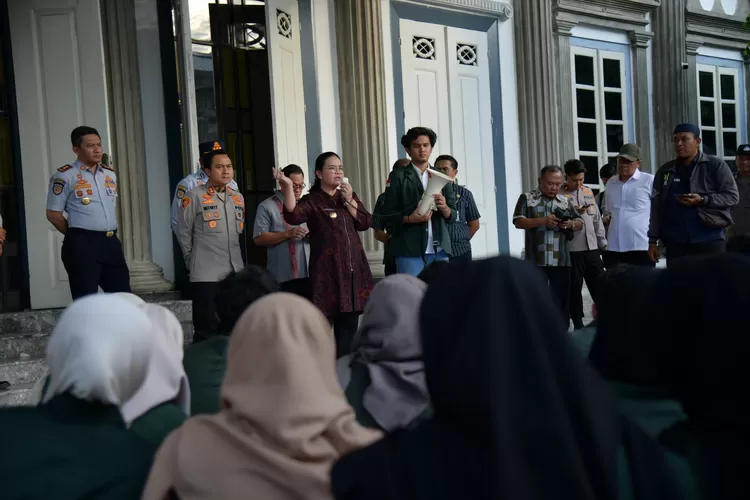 Turun dan Berdialog dengan Mahasiswa, Agustina Wali kota Semarang Siap Selesaikan 9 PR Kota Semarang