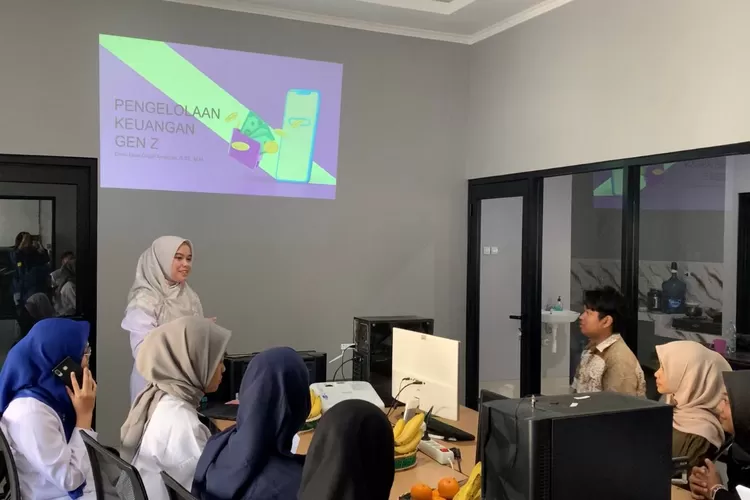USM Gelar Pelatihan Pengelolaan Keuangan untuk Gen Z di CV Phi Mora Enjiniring